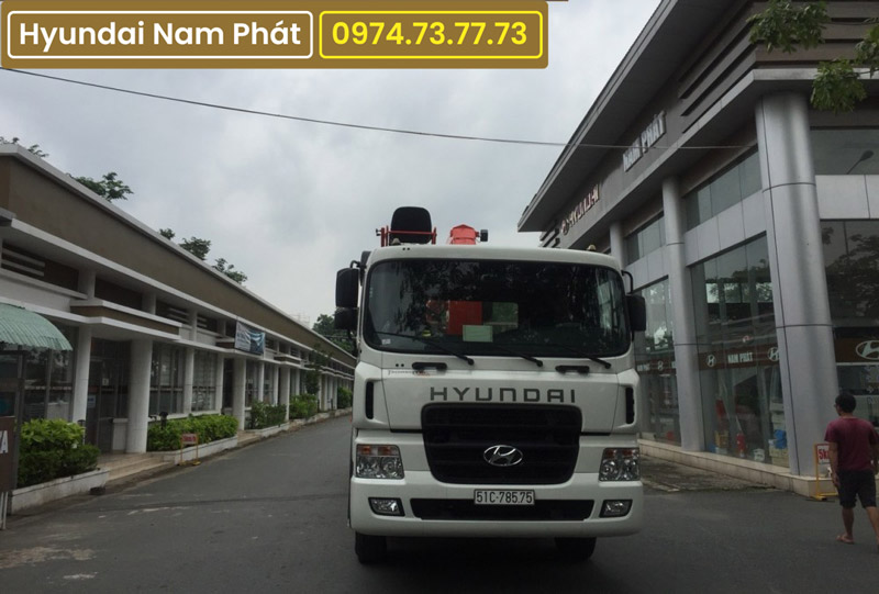 Xe Tải Hyundai 4 Chân HD320 Gắn Cẩu KangLim 10 Tấn KS2605